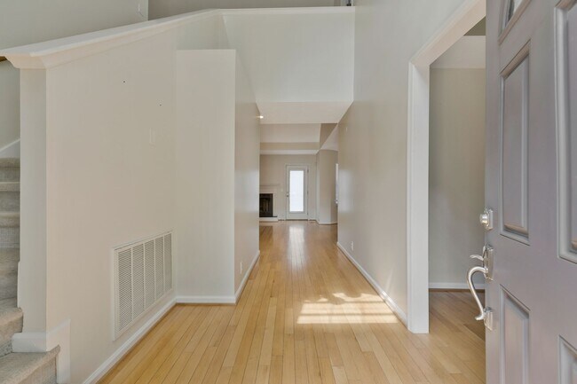 Building Photo - 5204 Catspaw Dr