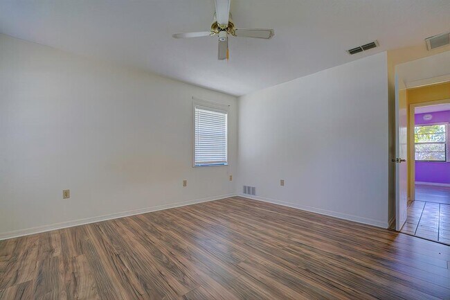 Building Photo - 8992 Hernando Way