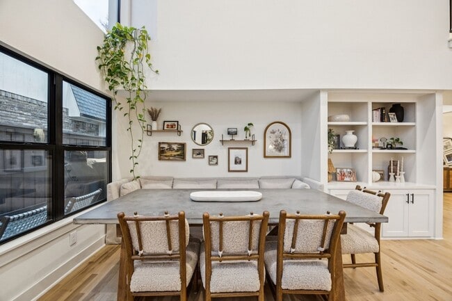 Building Photo - 5816 Orchid Ln