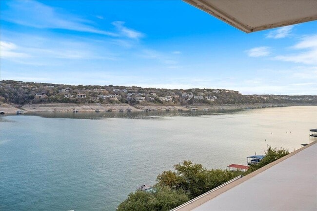 Building Photo - 18231 Lakepoint Cove