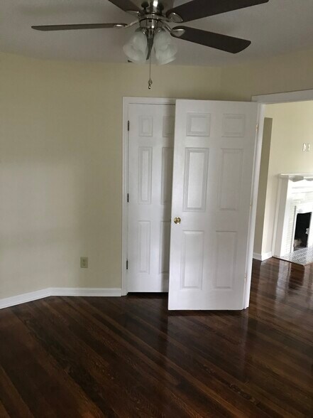 Building Photo - 201 W Locust St