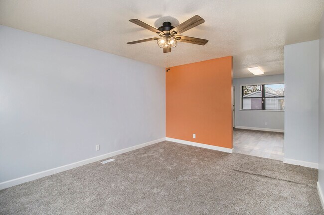 Building Photo - 408 N Perrine St