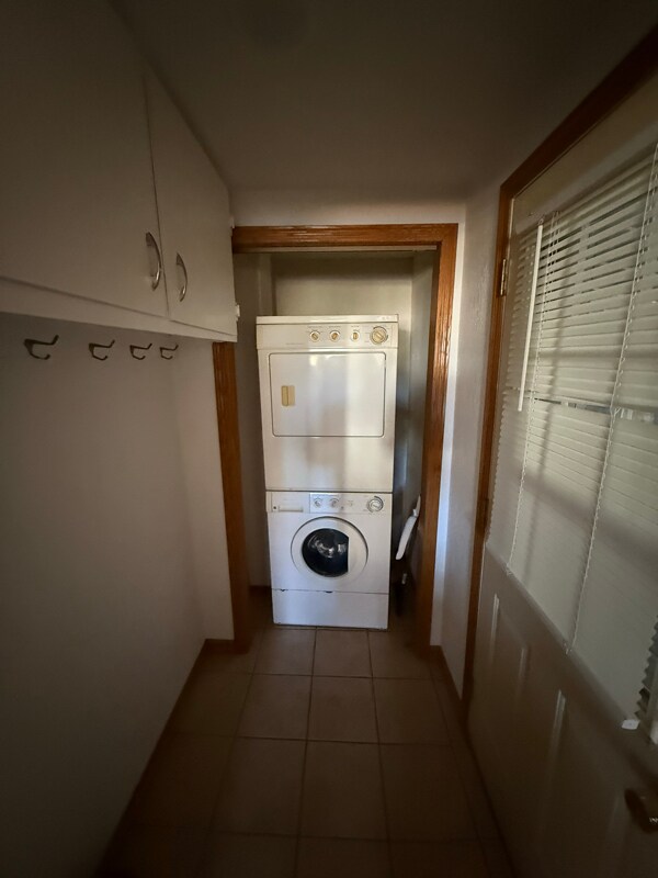 Building Photo - 403 W 3rd St