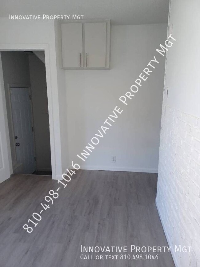 Building Photo - 533 W Pulaski St