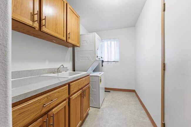 Building Photo - 5003 NE Mason St