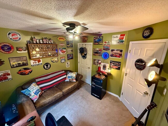 Building Photo - Your Own Backyard Oasis – 3 Bedroom Pool Home in South Crestview!