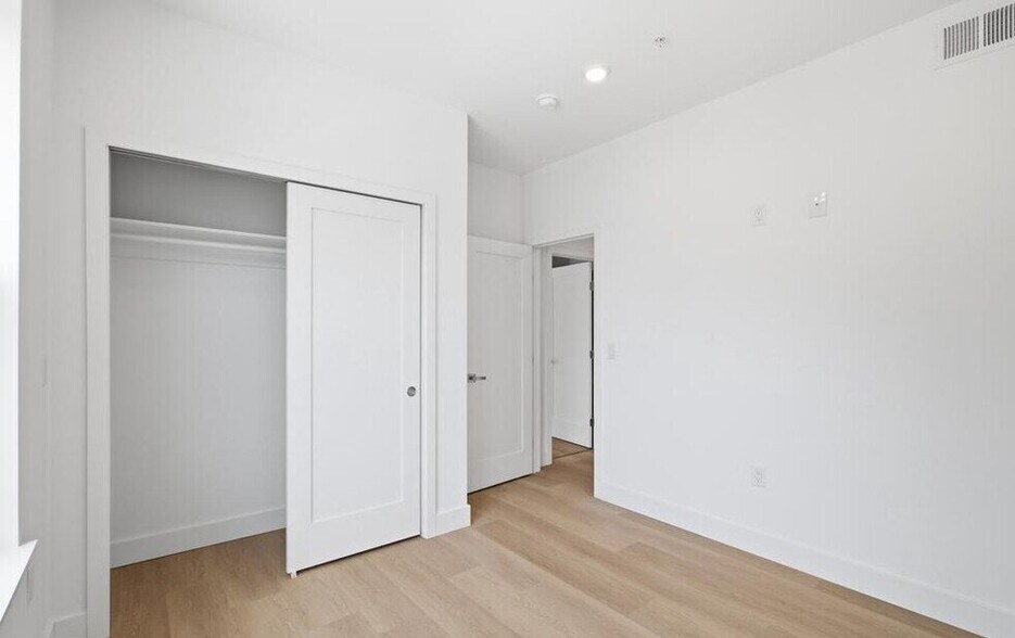 Building Photo - 3637 N 16th St