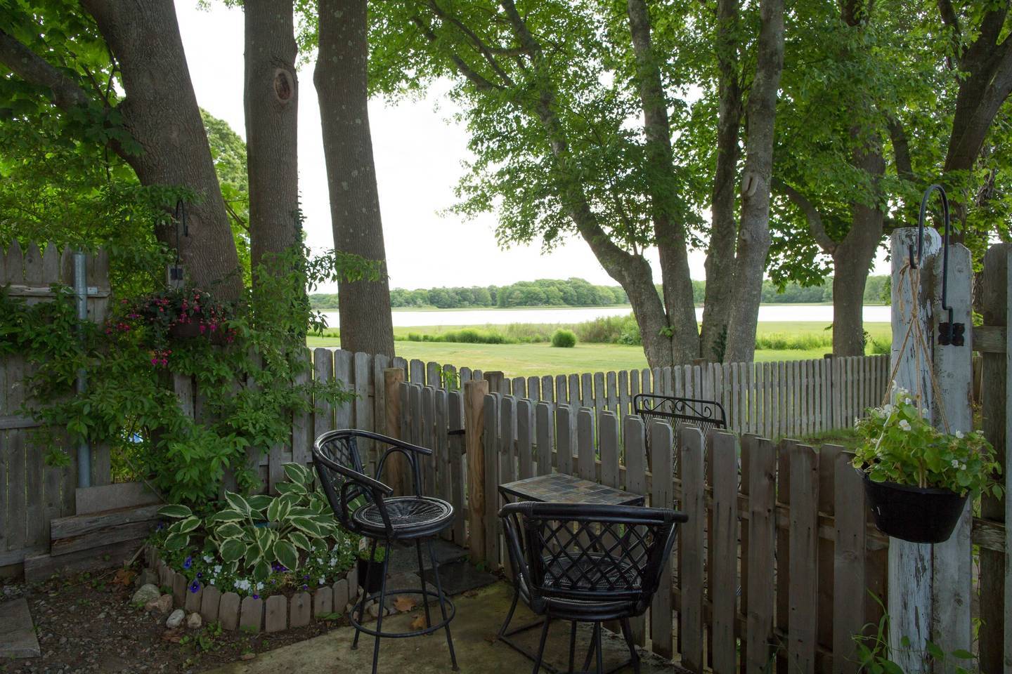 Building Photo - 15 Maple Street