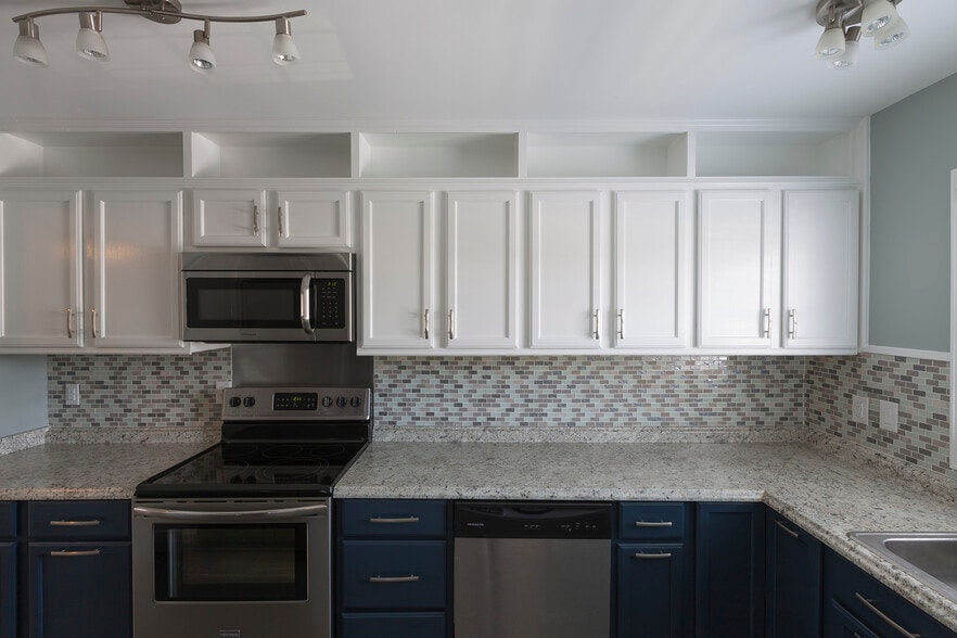 Kitchen 1 - 3000 Golden Rd