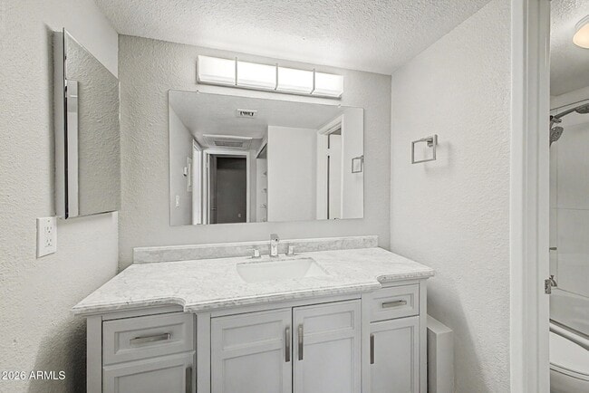 Building Photo - 4554 E Paradise Village Pkwy N
