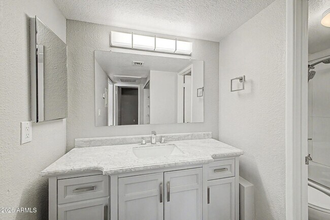 Building Photo - 4554 E Paradise Village Pky N