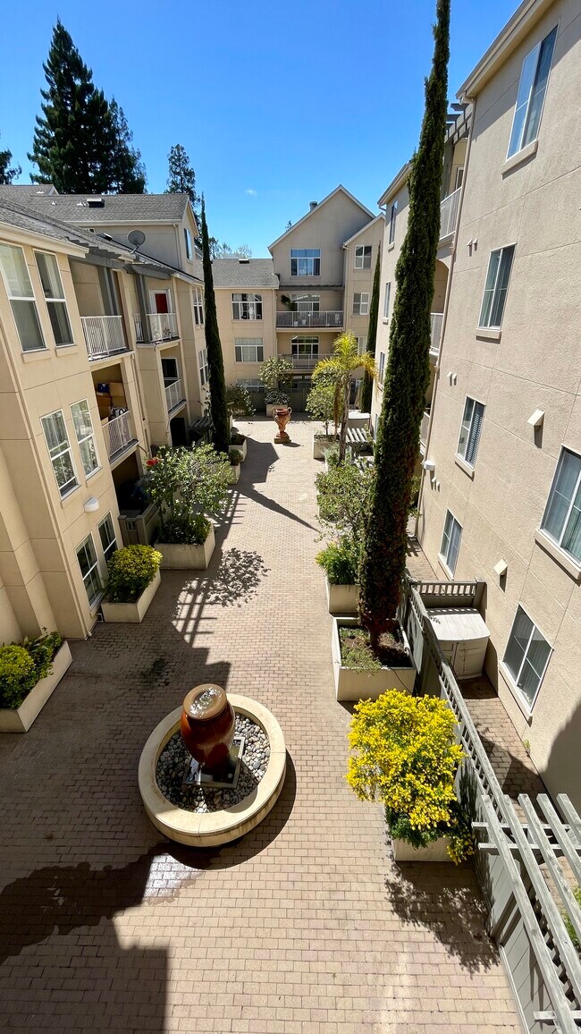 Building Photo - 2255 Showers Dr