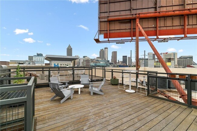 Building Photo - 426 Marietta St NW