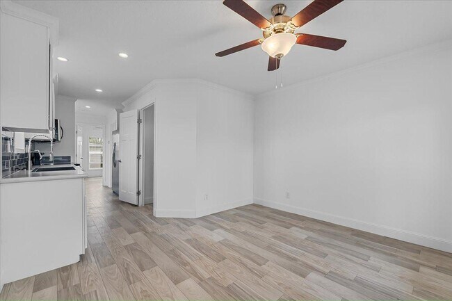 Building Photo - 38 Betty Dr