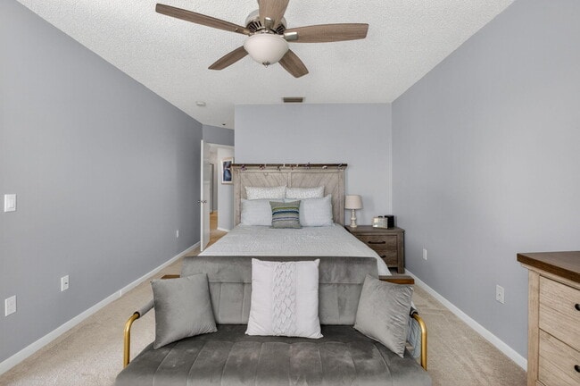 Building Photo - 5155 Europa Dr