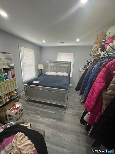 Building Photo - 180 Pleasantview Ave