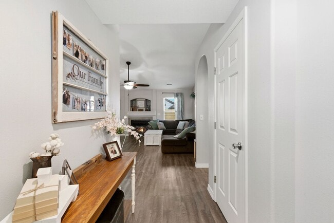 Building Photo - 3 Bedroom | 2 Bathroom | 2 Car Garage | Nixa Schools| Fireplace | Fenced yard | Solar Panels!