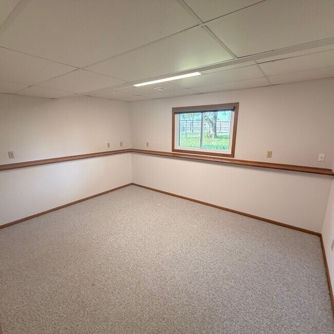 Building Photo - 9755 Nathan Ln N