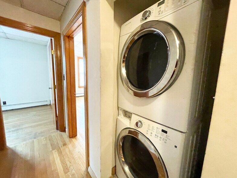 Building Photo - 6 Oswald St