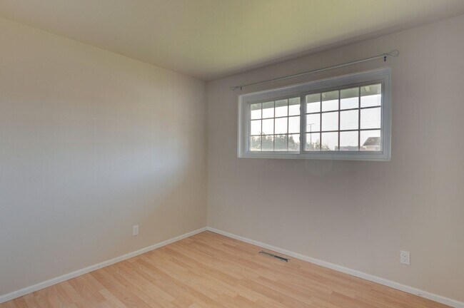 Building Photo - Charming 3-Bedroom Home on Spacious Corner...