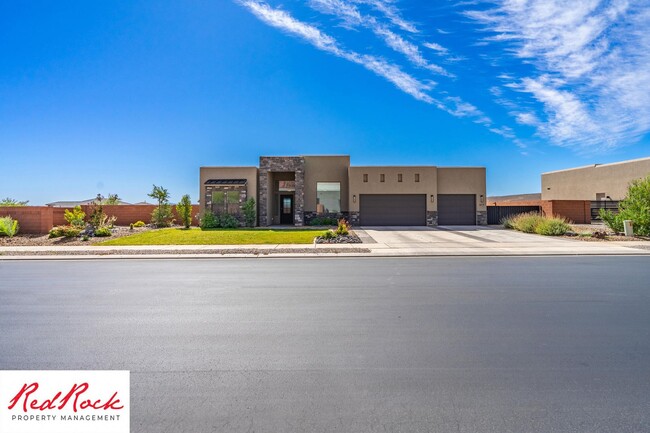 Building Photo - DOG FRIENDLY 4-Bedroom Modern Desert Home ...