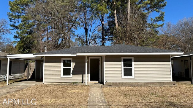 Primary Photo - 2 br, 1 bath House - 704 Victoria