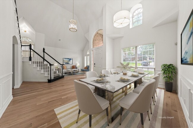 Building Photo - Exclusive Luxury Lease-124 N Crosstimber T...