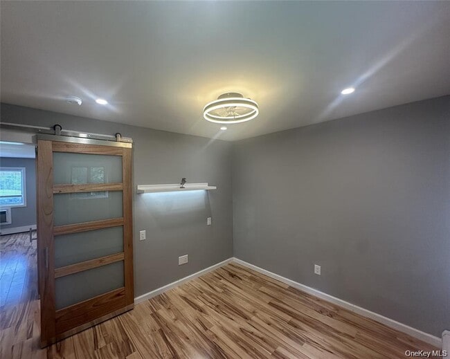 Building Photo - 65 Manor Dr