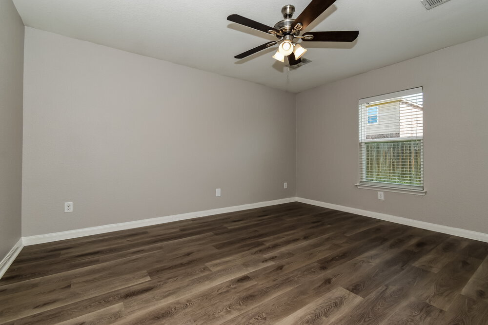 Building Photo - 1327 Chapman Dr