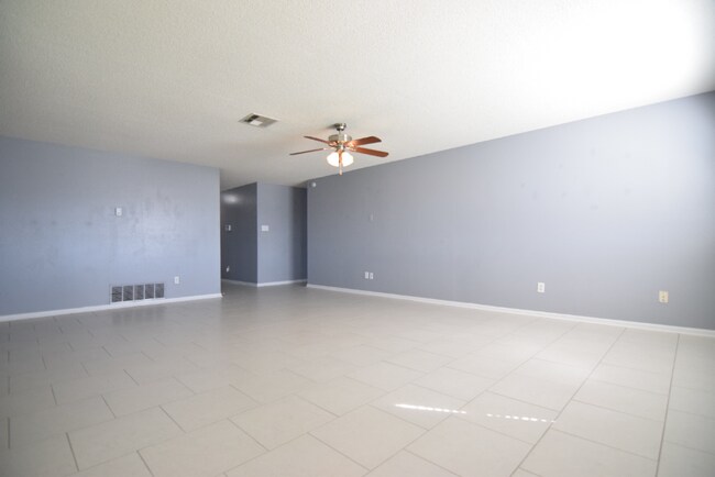 Building Photo - 4100 Sand Dollar Dr