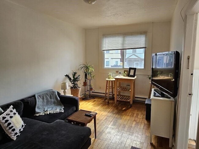 Building Photo - 21 Boston St