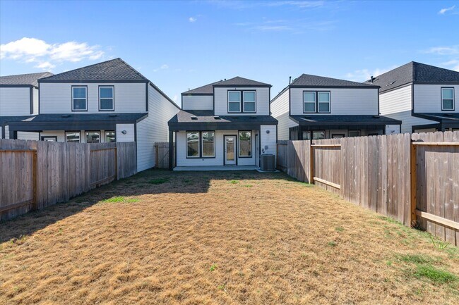 Building Photo - 3215 Rainwood Gate Dr