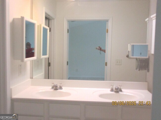 Building Photo - 1112 Thornborough Dr