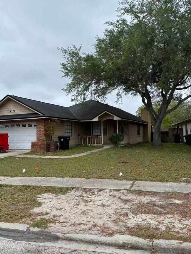 Building Photo - 4370 Sandhurst Dr