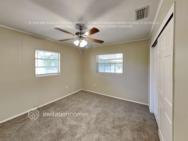 Building Photo - 2310 Sandrala Dr