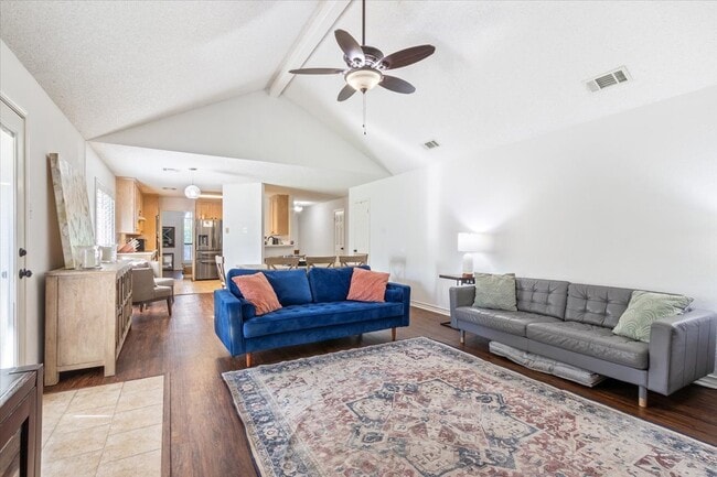 Building Photo - 40 Sugar Creek Pl