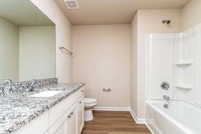Building Photo - 65 Royal Mdw Dr