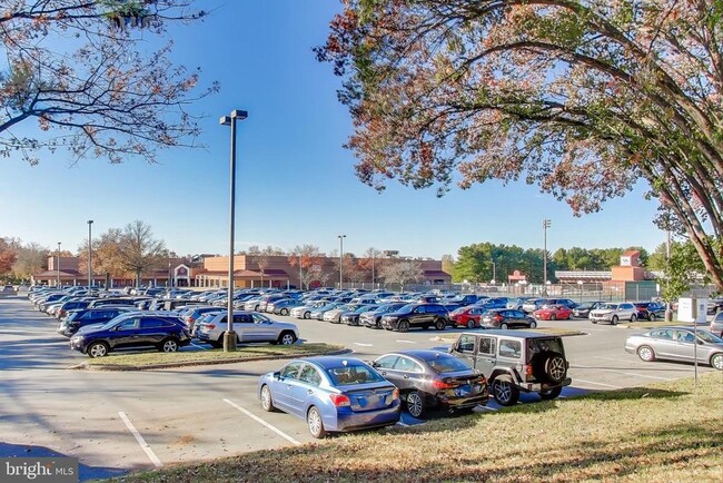 Building Photo - 16 Orchard Dr