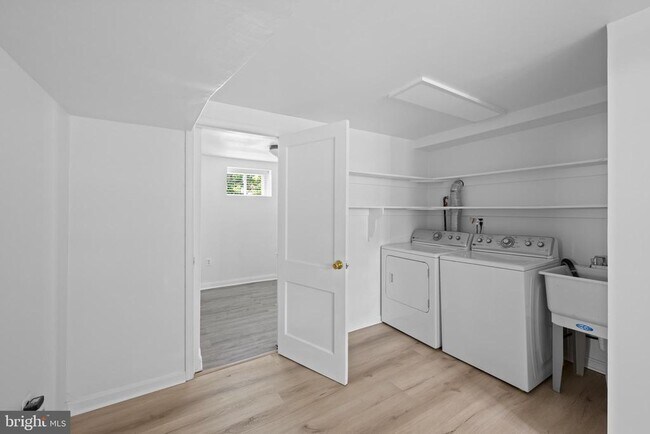 Building Photo - 4714 Upton St NW