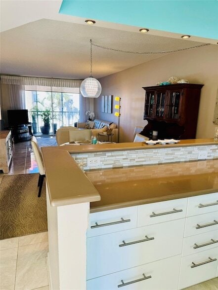 Building Photo - 5300 NE 24th Terrace