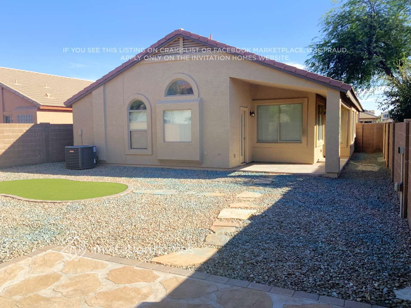 Building Photo - 1690 E Nancy Ave