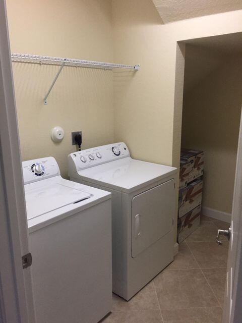 Building Photo - 10217 Wellington Parc Dr