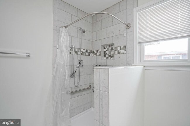 Building Photo - 20 Landing Rd