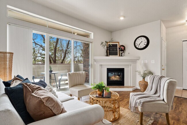 Building Photo - Students Welcome! 3 Bed, 2 Bath Condo in Rockbridge, SE Fort Collins