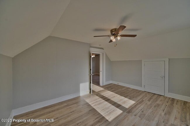 Building Photo - 2211 Brown Ave