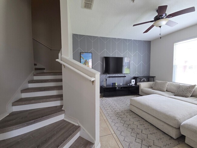 Building Photo - Three Bedroom Townhome at Carter Glen in Orlando