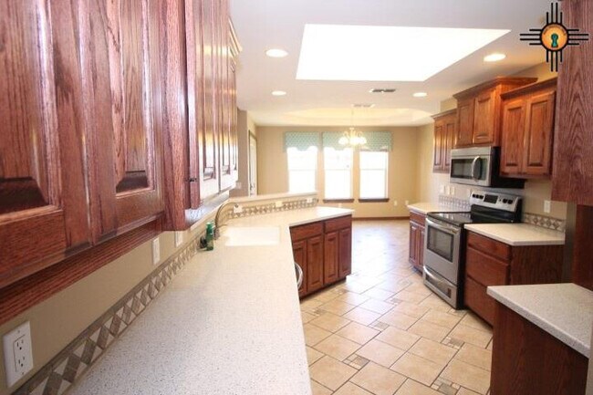 Building Photo - 2304 Reese Dr