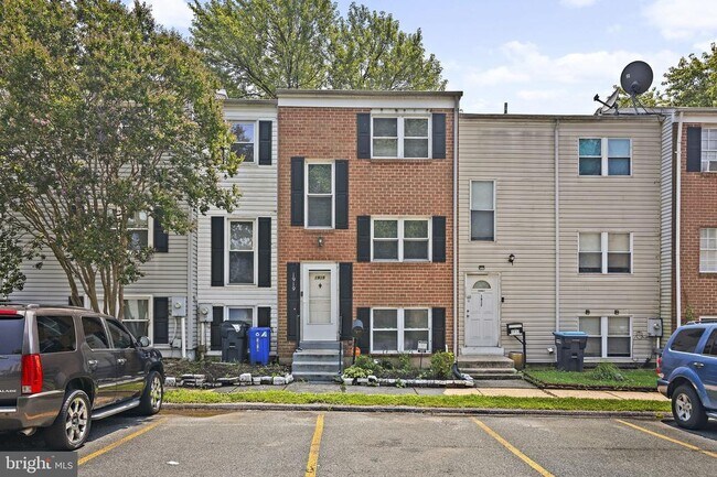 Building Photo - 1919 Eloise Ln