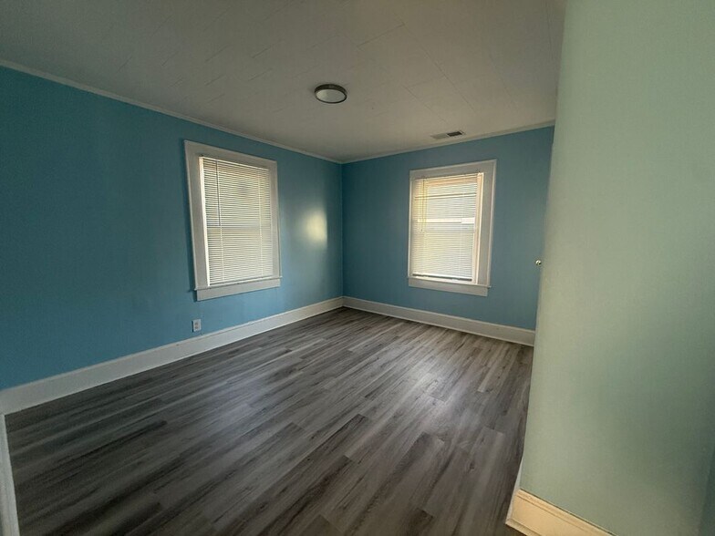 Building Photo - 706 Mcpherson St