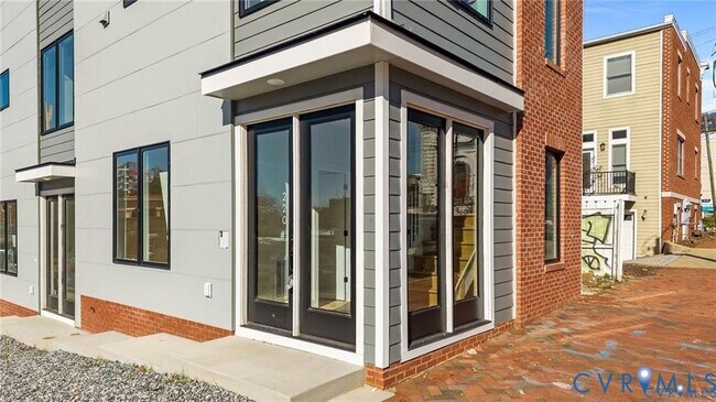 Building Photo - 220 N 20th St